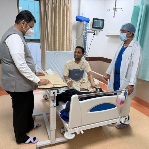 आजारपणात मुख्यमंत्र्यांनी केलेली मदत जगदीश मुळीक यांनी सोशल&hellip;