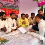 निकृष्ट रस्त्याची तक्रार असताना बिल काढली; सागर खांदवे यांनी केले उपोषण