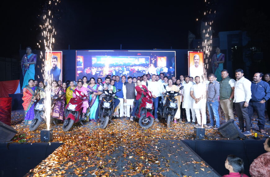 धानोरीत वंदनाताई खांदवे आयोजित होम मिनिस्टर कार्यक्रमाला महिलांचा उत्स्फूर्त प्रतिसाद