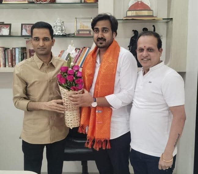 ज्यांनी पक्ष प्रवेशाला विरोध केला त्यांचीच सुरेंद्र पठारे यांनी घेतली भेट