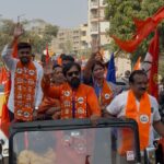 प्रभाग १ मध्ये शिवसेनेने रॅली काढत प्रचाराची केली सांगता